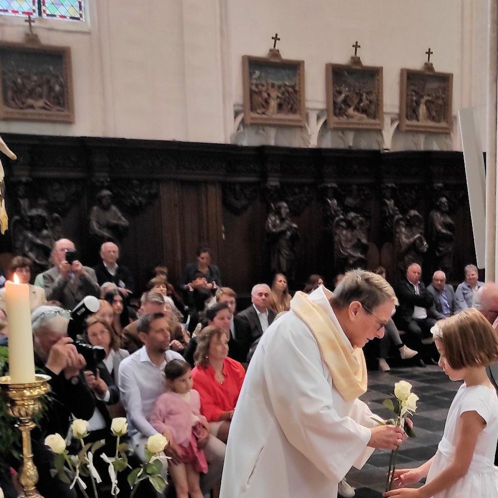 O.-L.-V.-TEN-POELKERK EERSTE COMMUNIE