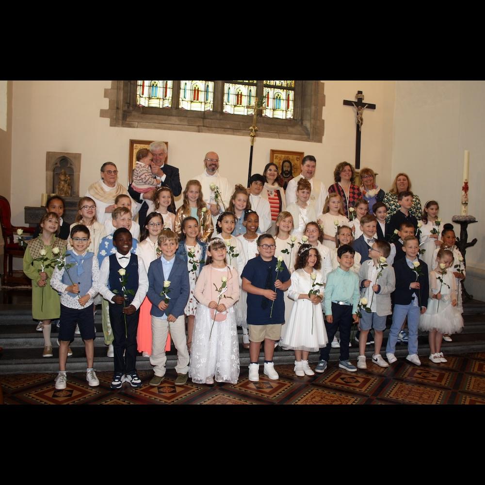 Op hemelvaartdag, 9 mei hebben in onze Sint-Germanuskerk 34 kinderen voor het eerst de H. Communie mogen ontvangen.