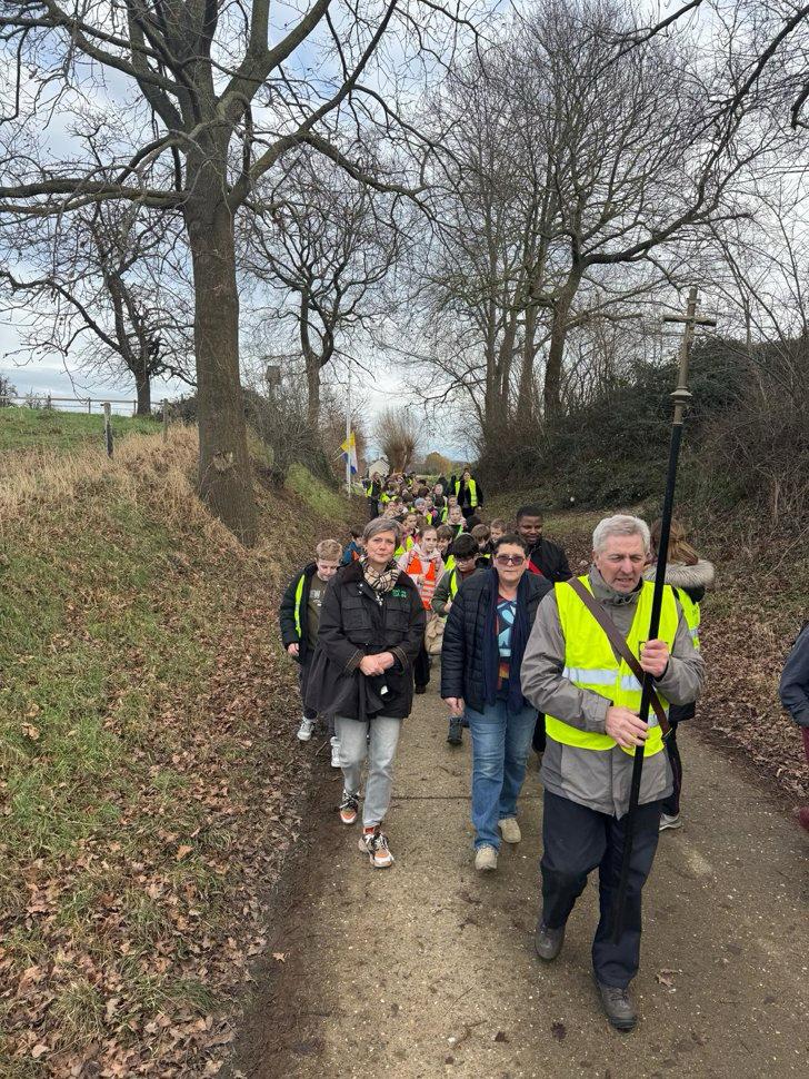 13x op vrijdag 16 januari met zegening van de bedevaarders om 24u.en Hakendoverwijn